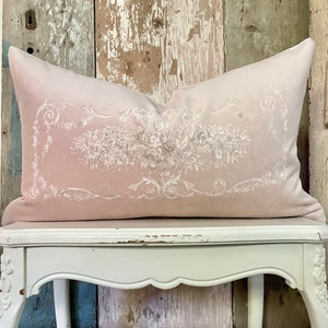 Blush Pink Floral Velvet Lumbar Pillow Cover, Vintage Aubusson Throw Pillow, French Country Decor, Cottage Chic, 12” x 20”