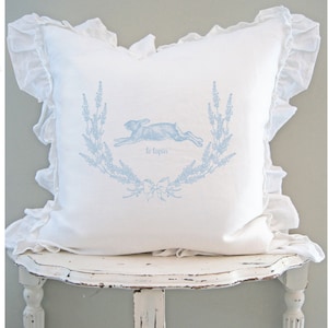 Funda de almohada francesa de lino con volantes de conejo, funda de cojín de estilo rústico, conejito de Pascua, estilo campestre chic.