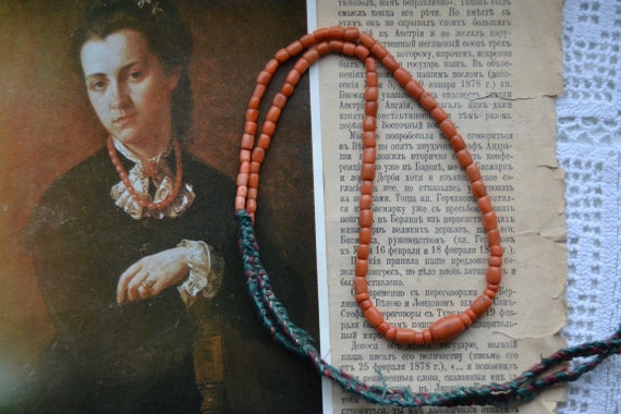 20 grams of antique coral beads, Salmon coral, Med