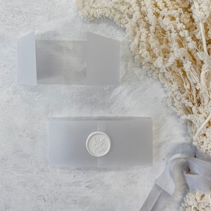 Vellum Belly Band for 5 x 7 inch Wedding Invitations - Pre- folded Translucent Wrap for invites - Vellum Paper Sleeve - Vellum Wrap