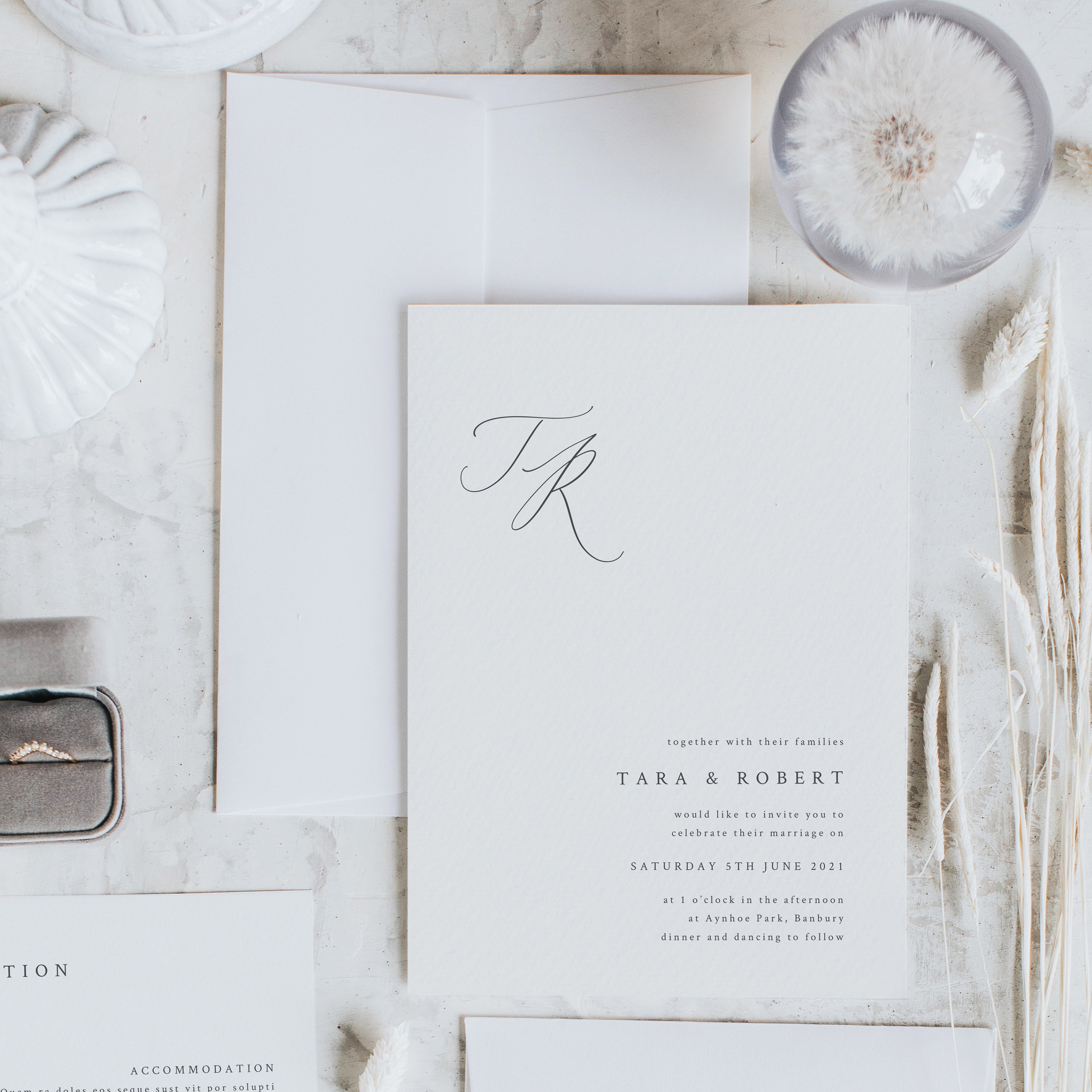 Modern Wedding Invite. Timeless & Elegant Invitation. Simple Stylish Invitations