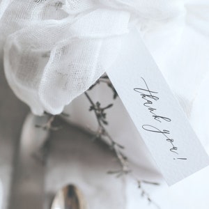 Gepersonaliseerde tags voor huwelijksbedankjes voor bruiloftsreceptie