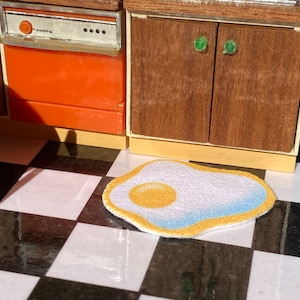 Miniature Egg Rug: Dollhouse Kitchen Diorama Decor (50mm x 42mm)