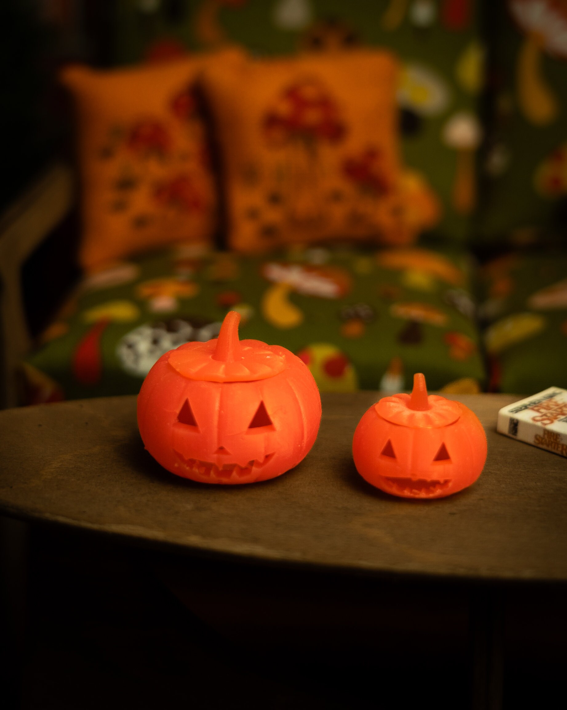 Miniature Jack O' Lantern: Dollhouse Halloween Pumpkin With Lid ...