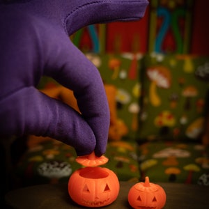 Miniature Jack O' Lantern: Dollhouse Halloween Pumpkin With Lid ...