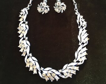 Vintage signed Lisner crystal necklace and earrings set