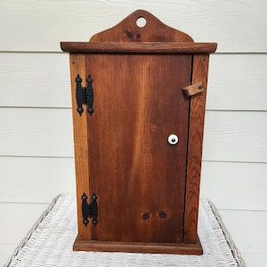 Vintage Pine Wood Jelly Cabinet: Rustic 1-Shelf Storage