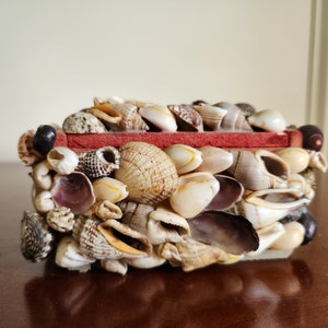 Vintage Small Sea Shell Covered Box, Trinket Box, Jewelry Box, Folk Art, Beach Decor