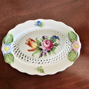 Herend Small Hand Painted Oval Open Weave Basket, Trinket Dish, Ring Dish,  Queen Victoria, Signed, Giftable, 1980&#39;s