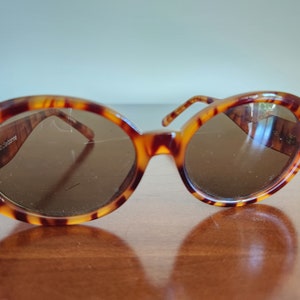 Liz Claiborne Tortoise Shell Frame Sunglasses, Brown Lenses, Scratch Free, 1980&#39;s