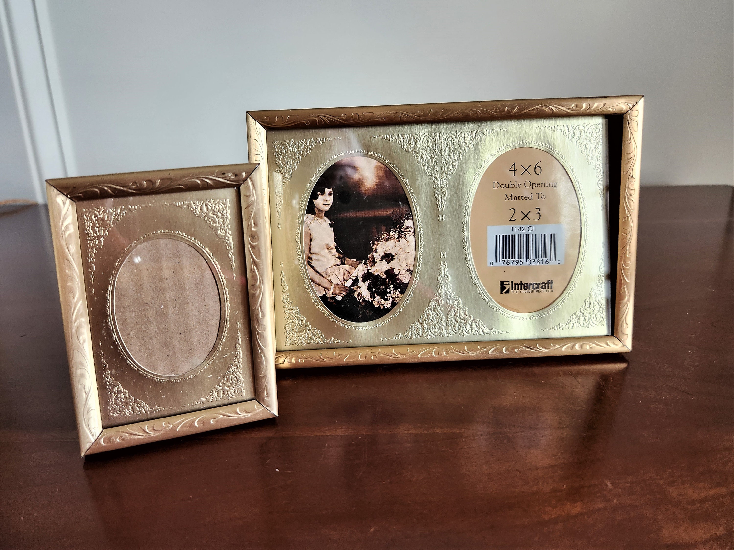 8x10 Relic Gold Picture Frame w/ 5x7 Double Mats or Oval Opening