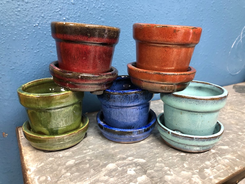 Cute small Planter 2.5 Pot with Drainage and Attached image 0
