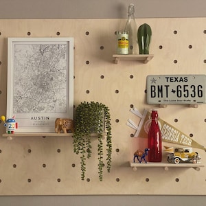 Modern Wood Pegboard Wall, Modular Floating Shelves for Playroom, Nursery, Gym, Retail Display afbeelding 8