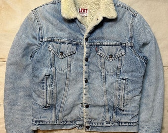 Angustiado Vintage 1980 Levis Sherpa forrado chaqueta de mezclilla hombres medio