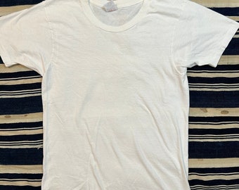 S/M Vintage 1990s Hanes White Tee Single Stitch Undershirt