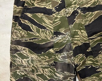 パンツ 60s Vintage Tiger Stripe Camo Pants 1960s True Vintage Chief Tiger Stripe Camouflage Fatigue