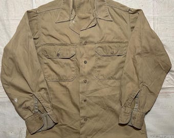 Vintage 1950s US Army Poplin Khaki Shirt Mens Size S/M Distressed