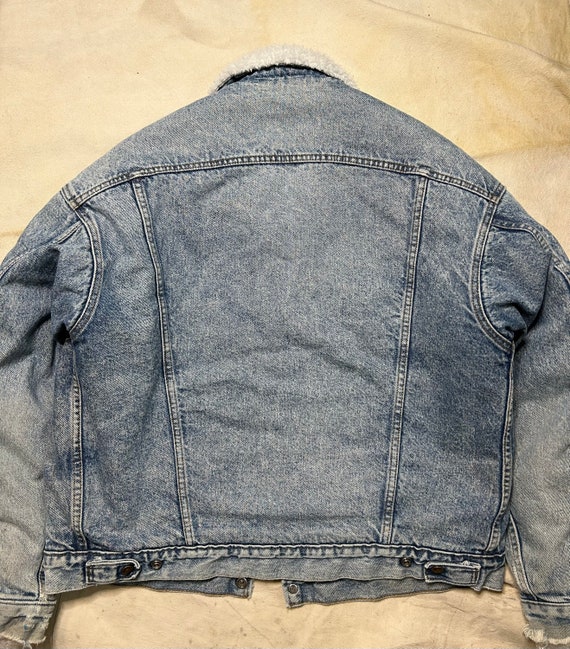 Distressed Vintage 1980s Levis Sherpa Lined Denim… - image 5