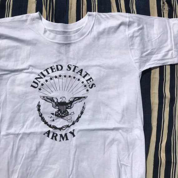 Vintage 1970s US Army Tee Mens Size Medium Vietnam