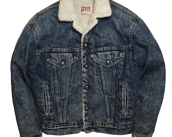 Vintage angustiado 1980s mujeres Levis Sherpa forrado chaqueta de mezclilla mujeres tamaño grande