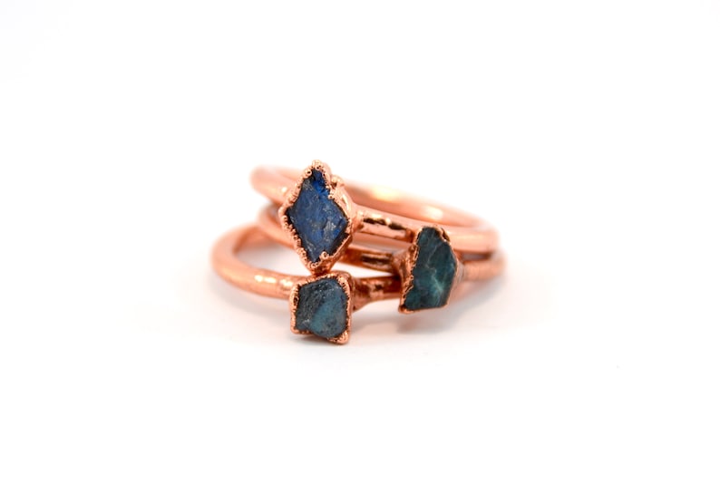 Raw Flashy Labradorite Ring Copper Labradorite Ring Raw Stone Ring Crystal Ring Rough Labradorite Ring Blue Flashy Labradorite image 1