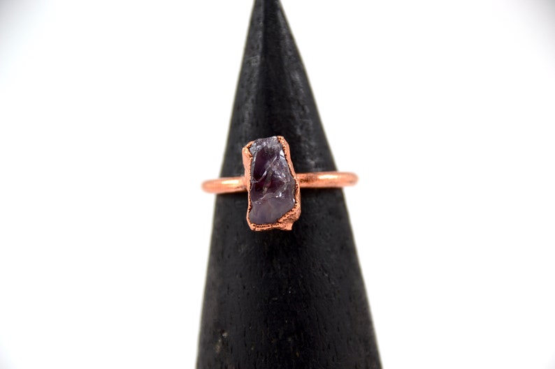 Rough Amethyst Stone Ring Purple Crystal Ring Size 7 1/2 February Birthstone Aquarius Copper Raw Amethyst Ring image 4