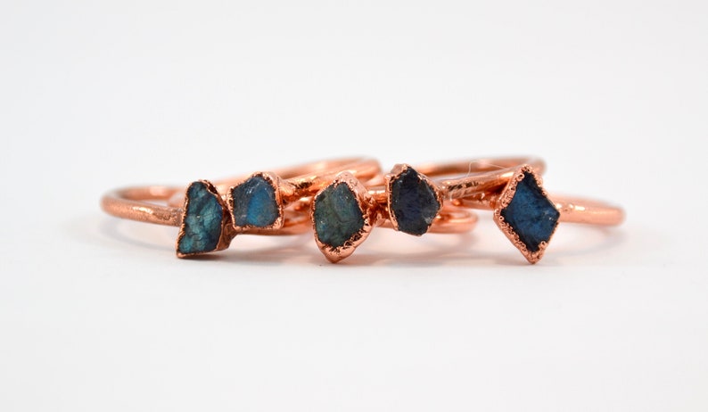 Raw Flashy Labradorite Ring Copper Labradorite Ring Raw Stone Ring Crystal Ring Rough Labradorite Ring Blue Flashy Labradorite image 2