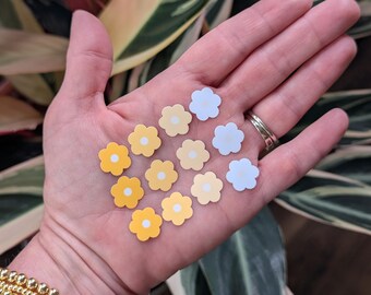 Mini pegatinas de margaritas amarillas, juego de 12, 1/2"