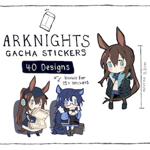 Może przedstawiać: 40 wzor&oacute;w naklejek gacha Arknights z postaciami anime. Naklejki mają około 5,5 cm wysokości. Bonusowe naklejki są dostępne przy zam&oacute;wieniach 15 lub więcej naklejek.