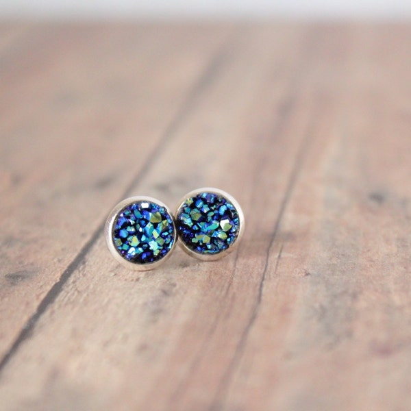 Tiny  blue druzy earrings• Blue green faux druzy• tiny druzy earrings• faux druzy earrings•faux druzy studs