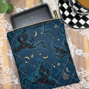 Dragon Quilted Kindle Sleeve, Padded E-reader Case, Zippered Pouch