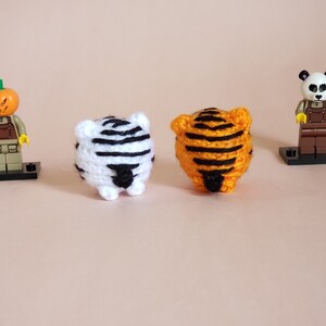 Mini Tiger Crochet Pocket Pet Plush Desk Toy White Tiger Keychain Purse Charm Safari Theme Ornament image 4