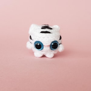 White Tiger Custom Crochet Mini Plushie : pocket hug ~ desk pet