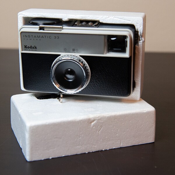 Kodak Instamatic 33 Film Camera With Box and Manual
