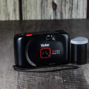Vivitar IC111 Point & Shoot Film Camera - Film included