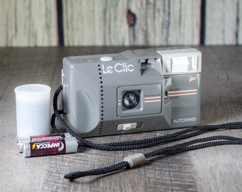 Film Included - Le Clic Autowind Retro 80s 35mm Point & Shoot = Battery and Film included