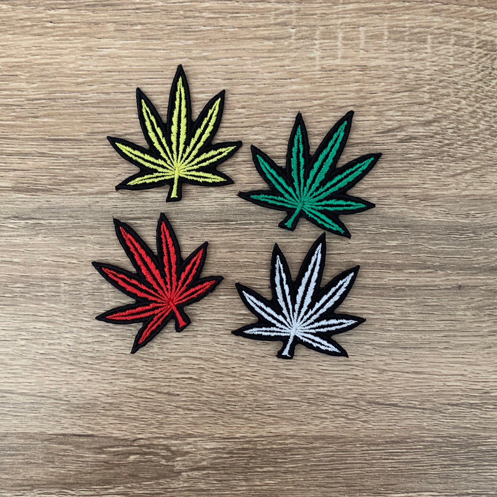 Écusson Thermocollant Feuille De Cannabis - Avec Coutures, Pour Customisation