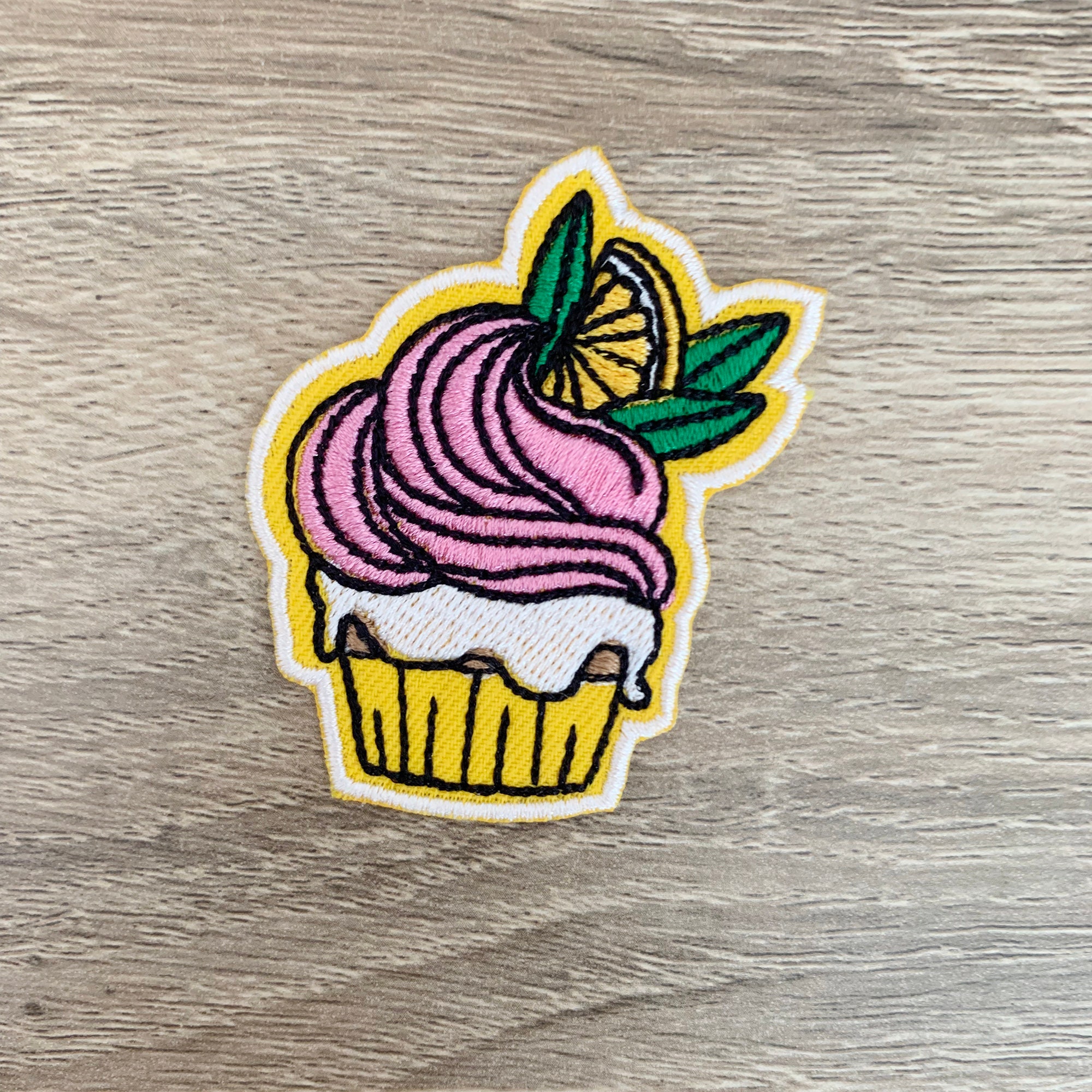 Toppa Termoadesiva Muffin Cupcake Con Paillettes – 8,3x6,2 Cm – Per Stoffa E Jeans – Istruzioni Incluse