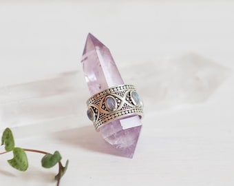 Rainbow Moonstone Ring. Gemstone Ring. Moonstone Jewelry. Silver Ring. Statement Ring. 925 Sterling Silver. Boho Ring. June Birthstone Ring.