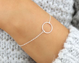 Delicate Chain Bracelet. 14k Gold Filled Circle Everyday Jewelry. Bridesmaid Gift. Dainty Sterling Silver Bracelet. Gold Stacking Bracelet.