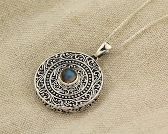 Silver Necklace. Moonstone Necklace Sterling Silver. Labradorite Necklace. Rainbow Moonstone Pendant. Boho Jewelry. Birthday Gift for Her.