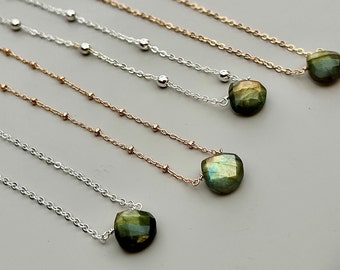 Labradorite Crystal Necklace Jewellery. Natural Blue/Green Stone. Waterproof Necklace for Mom. Birthstone Necklace.Rainbow Gemstone Necklace