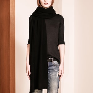 Black Scarf, Oversized Knit Scarf, 100% Cashmere, Winter Neck Scarf, Large Black Shawl, Soft Cashmere Wrap, Minimalist Style image 1