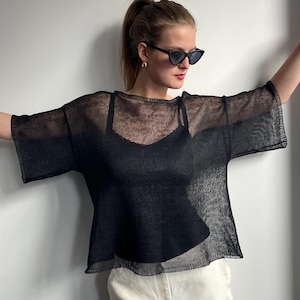Schwarzes Leinen Strickshirt, Transparentes Sommer Oberteil, Handgestricktes Boxy Damen T-Shirt, Minimalistischer Pullover