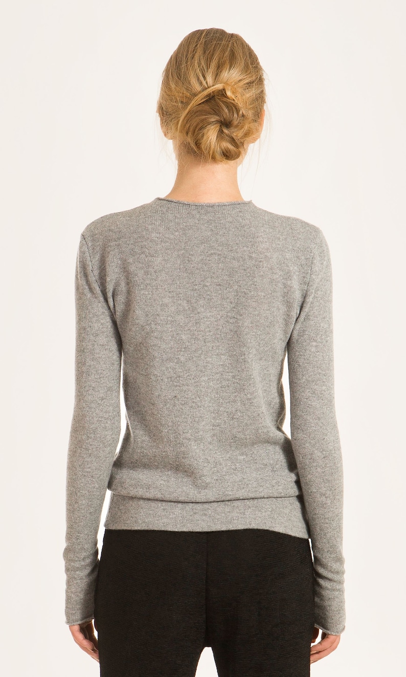 Cashmere jumper for women KAREN by Krista Elsta offers a classic silhouette that pairs effortlessly with any outfit.