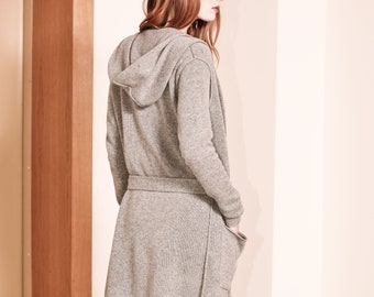 Italian Cashmere Hoodie Cardigan: Long Grey Knit Sweater with Pockets