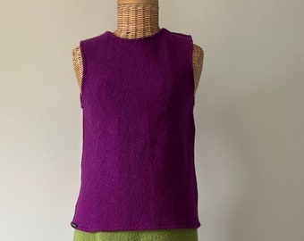 Walkloden vest, wool vest, sweater vest in fuchsia