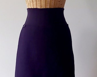 Skirt A-line walkloden skirt, wool skirt, walk skirt here in aubergine, but also available in many other colors.