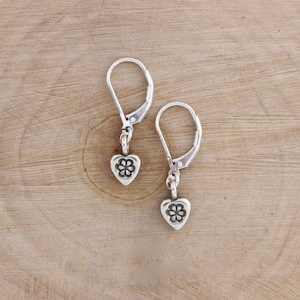 Pendientes de corazón de plata fina tailandesa, delicados pendientes con cierre de palanca, regalo para ella