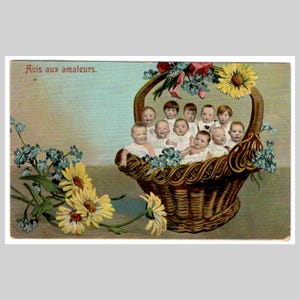 Ancienne carte postale plusieurs bébés - lithographie allemande surréalisme, panier pour enfants, marguerites - carte postale vintage carte de voeux 1910